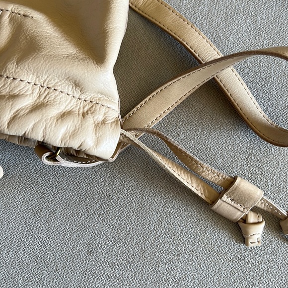 Madewell The Piazza Crossbody Bag in Buttered Scone - Picture 8 of 10